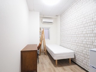 208