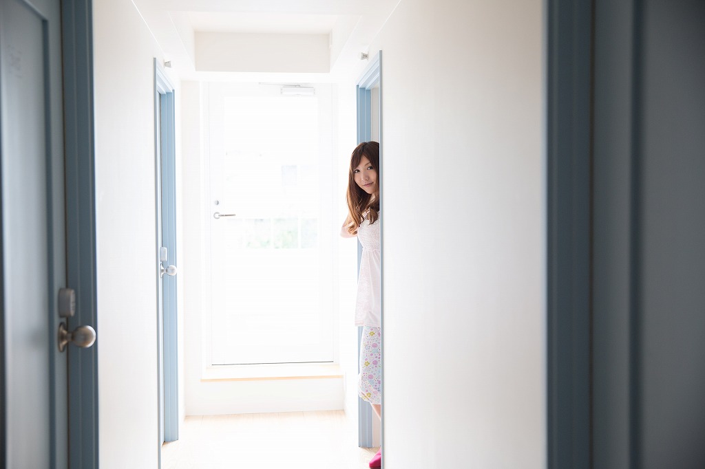 各階ごとに楽しめるアースカラー