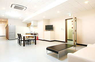 A share house which fulfills the dream of living in the traditional Asakusa neighborhood.